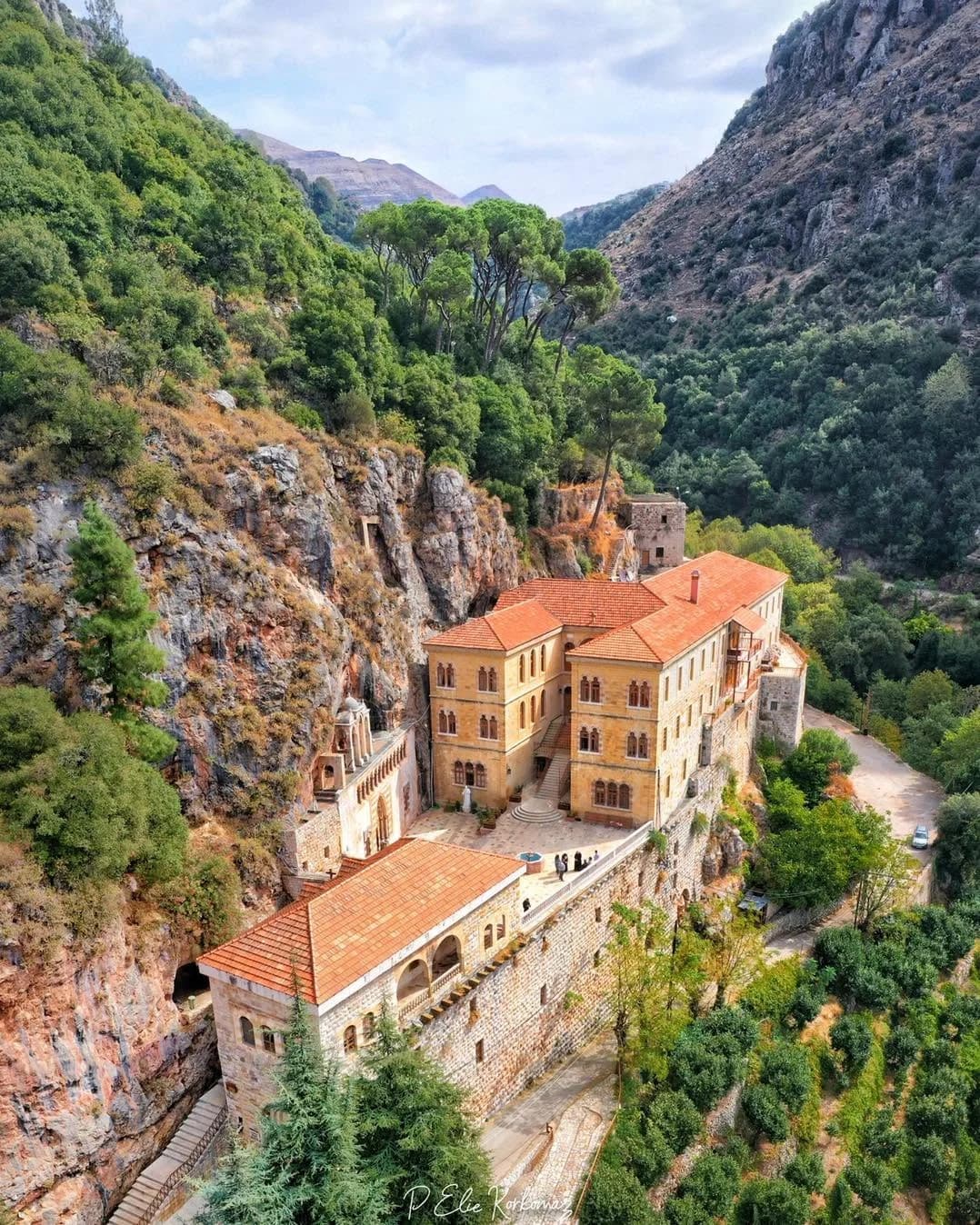 Monastery of Saint Anthony the Great (Qozhaya) - Monastery in Aarbet Qozhaya
