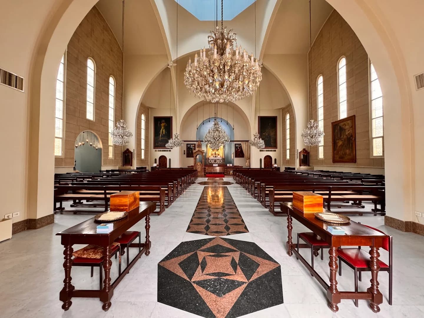 Intérieur view of Saint-Siège de Cilicie
