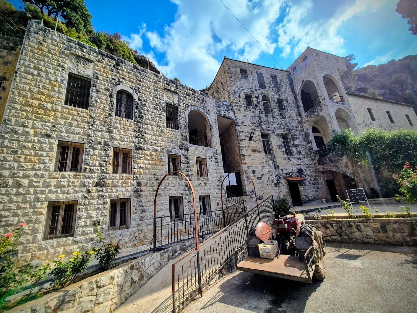 Monastery of Our Lady of Kaftoun - Monastery in Kaftoun