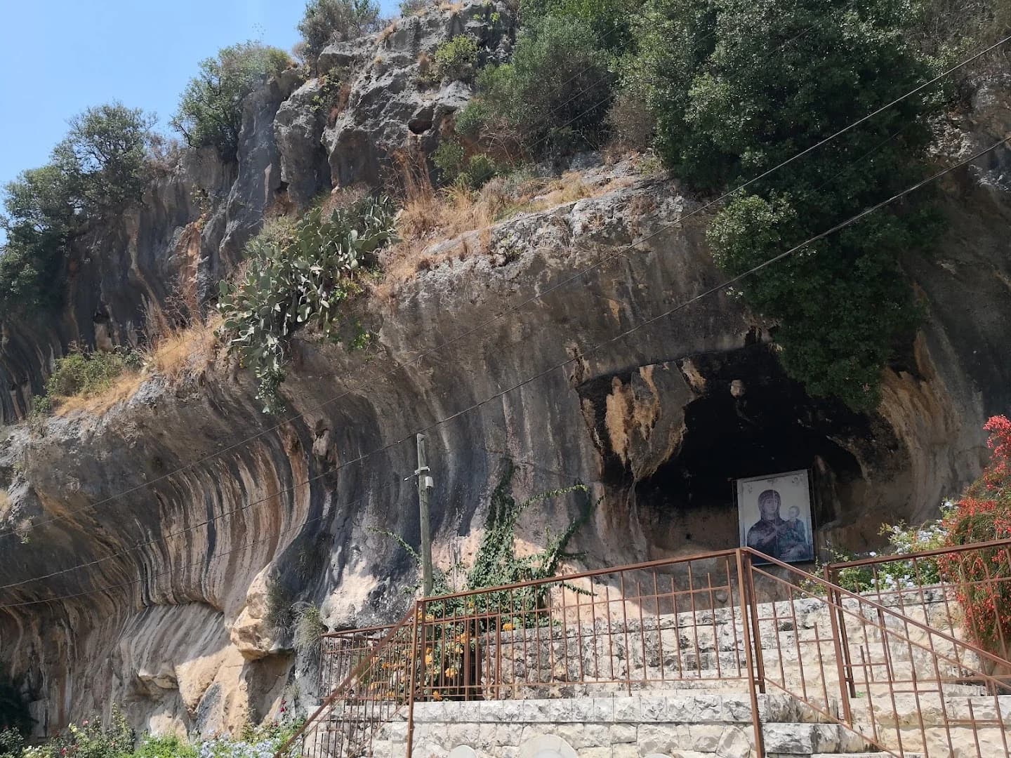 Exterior view of Monastery of Our Lady of Kaftoun
