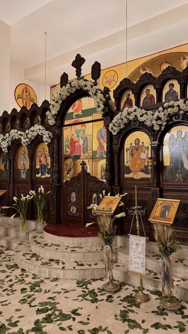 Interior view of Saint Nicholas Cathedral (Ballouneh)