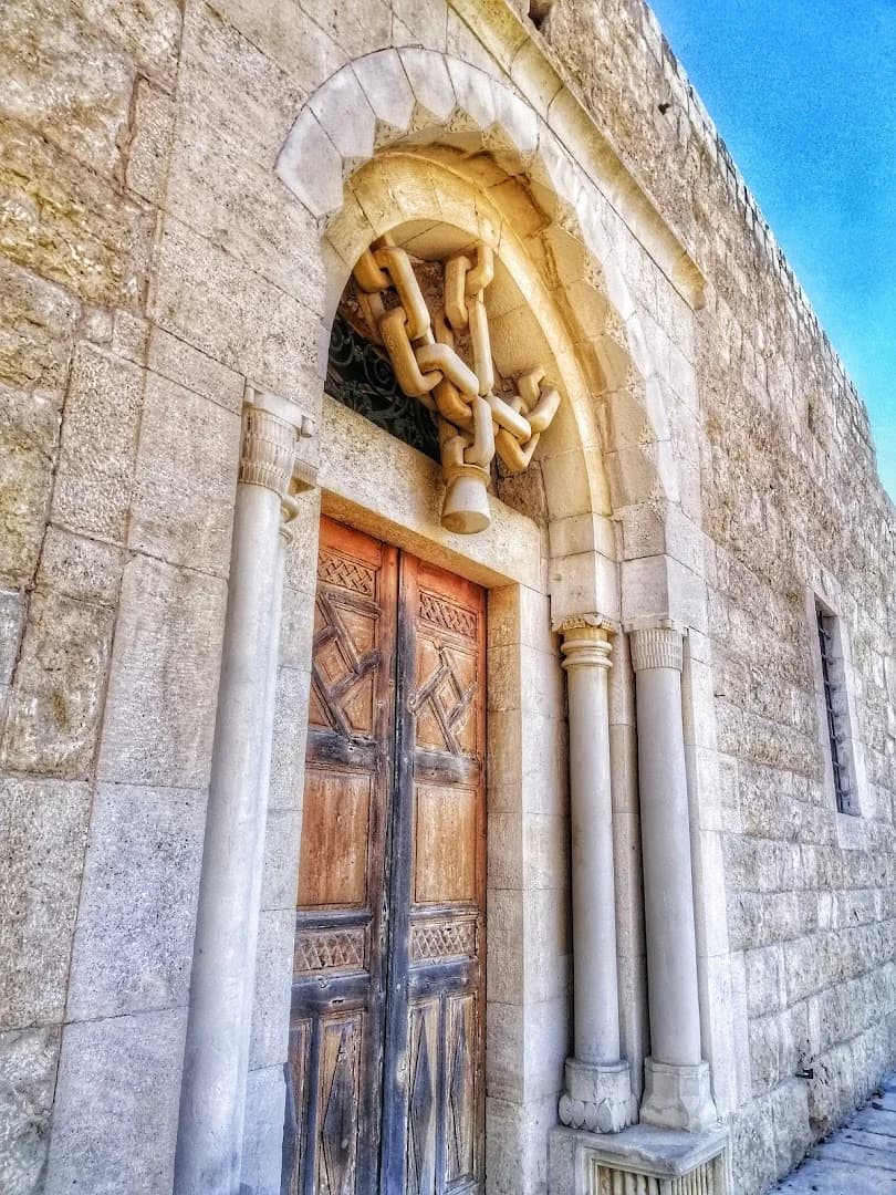 Façade view of Église Saint-Nohra