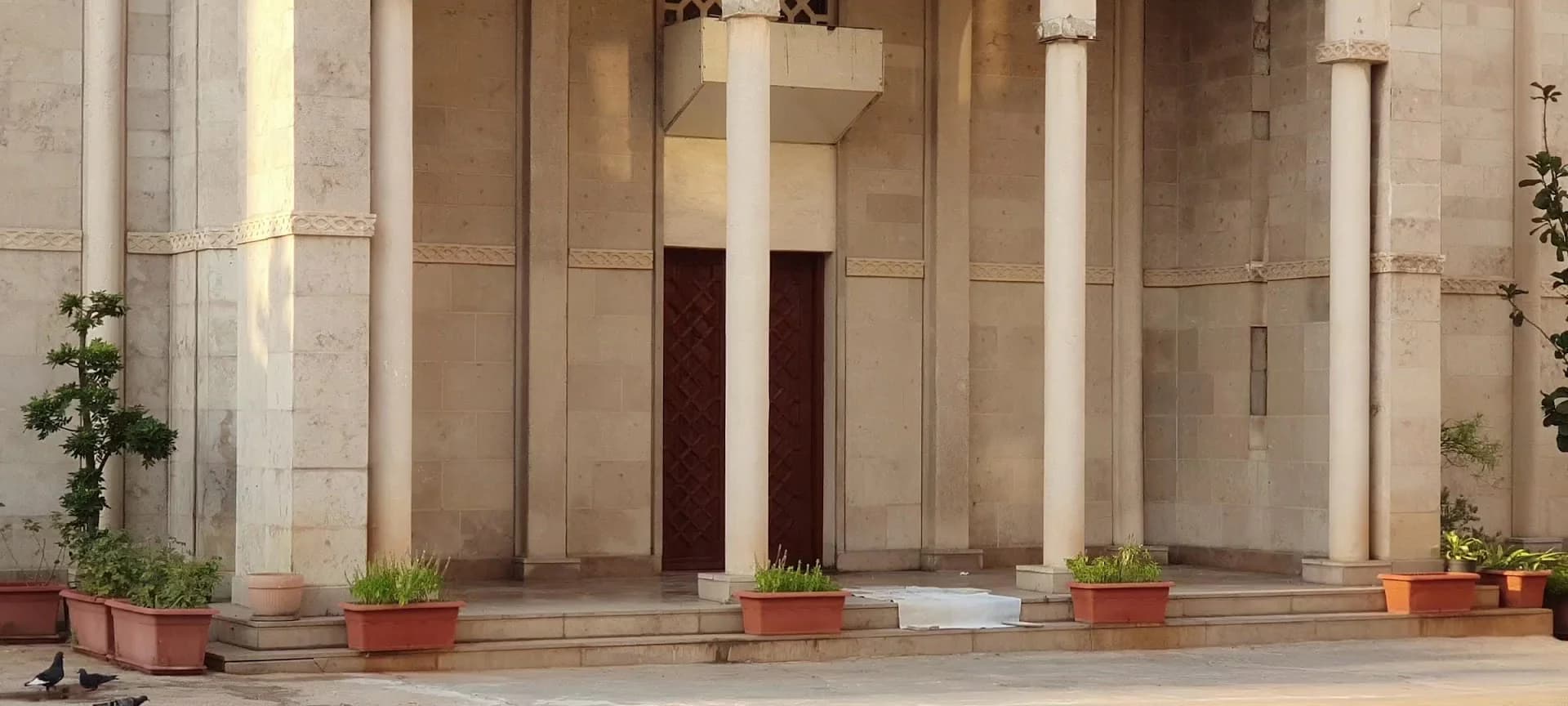 Exterior view of Sourp Nshan Cathedral