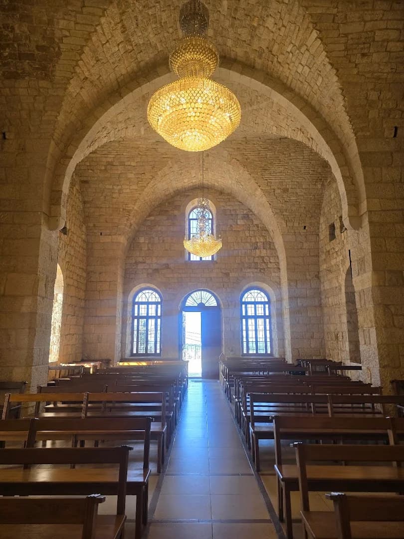 الداخل view of كنيسة القديس فوقا