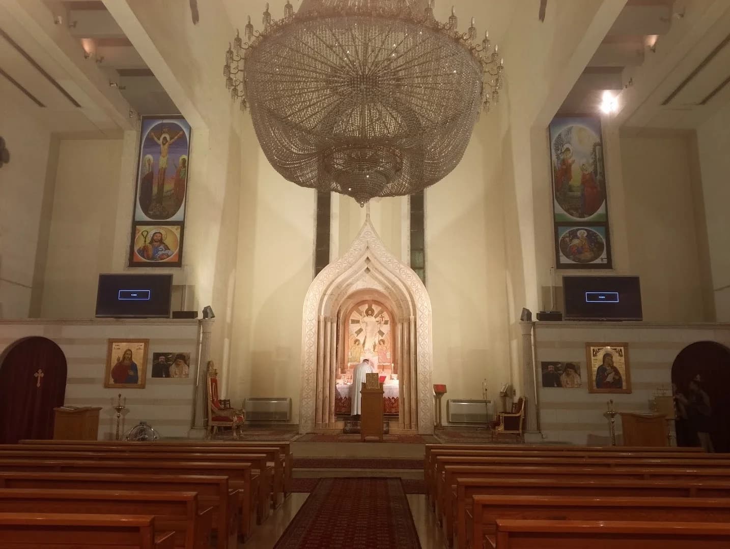 الداخل view of كنيسة القديس أفرام