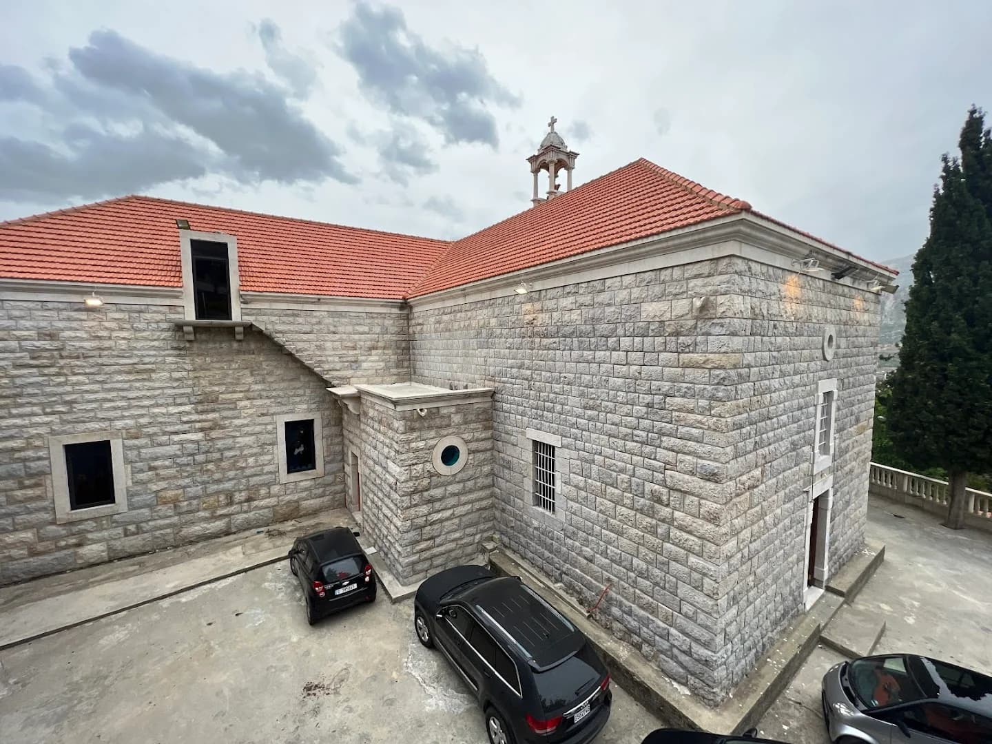 Our Lady of Herezmeny Church - Church
